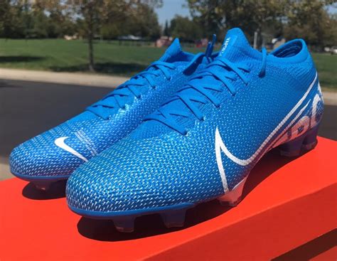 nike mercurial vapor 13 cleats.